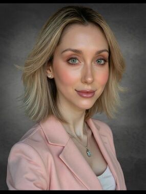 Meet your Posher, Carrie